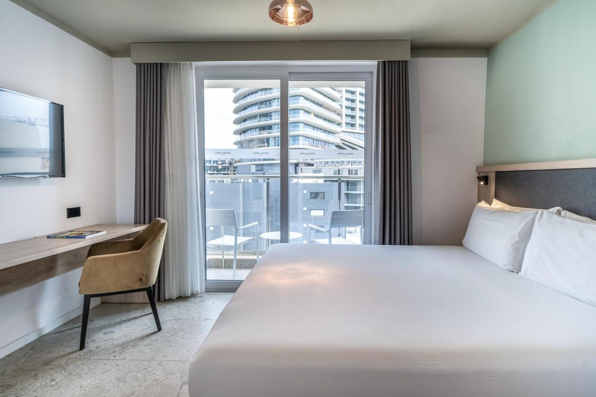 Hotel Mistral St Julian'S, Affiliated By Melia Saint Julian's Exteriér fotografie