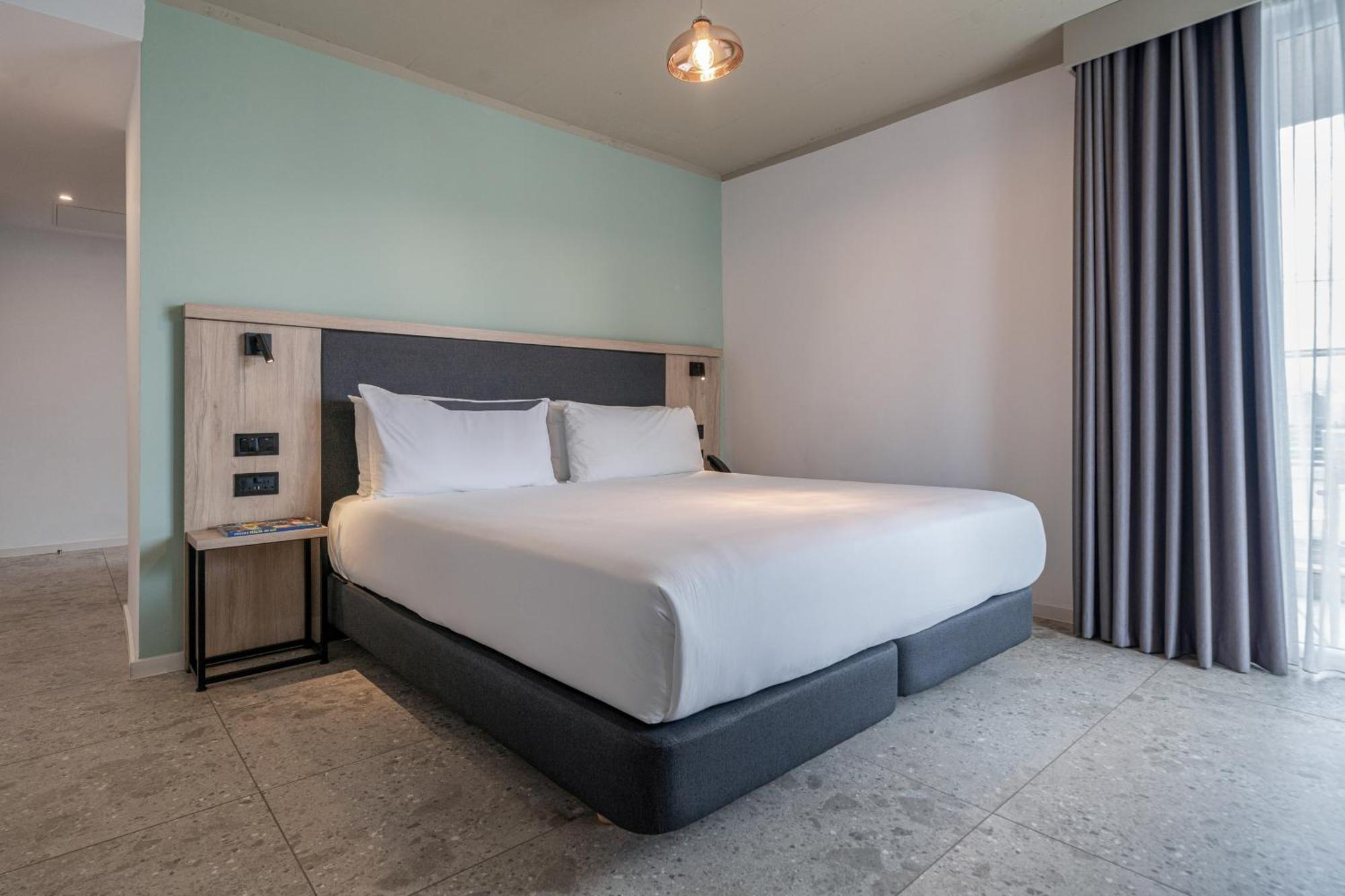 Hotel Mistral St Julian'S, Affiliated By Melia Saint Julian's Exteriér fotografie